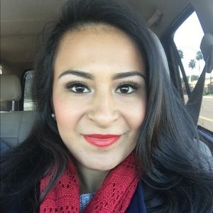 Meet your Posher, Ana